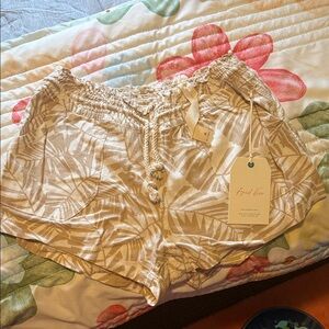 Arvid Kim Women's Cream Shorts